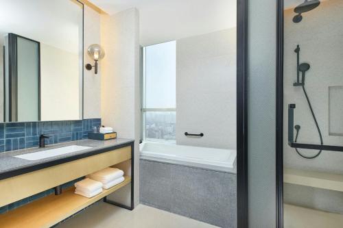 room detail thumbnail 2