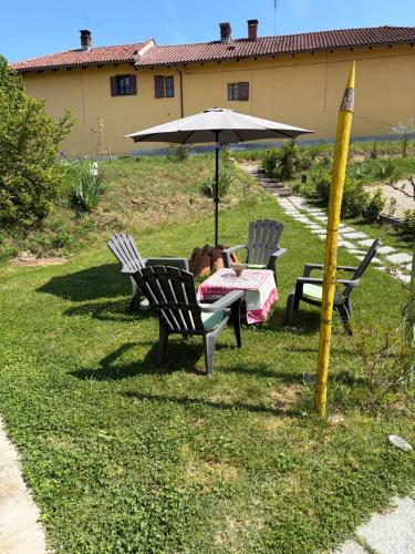 Dārzs, Camera Glicine con bagno privato in Castellero