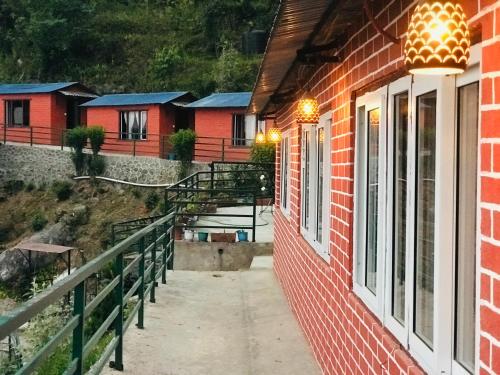 Mita Hotel - Land of Himalayas in 圖利凱爾