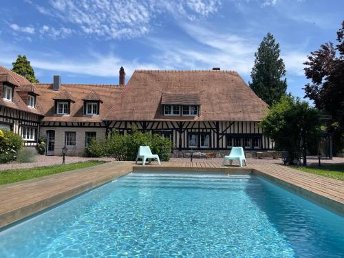 Swimming pool, La Maison Maya Normandie in Saint-Eloi-de-Fourques