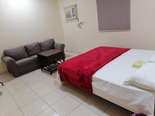 Q Economy Hotel 100 in ดัมมัม