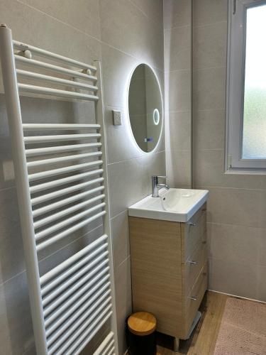 Chambre Sdb in Aile indépendante RER CY Univ Gdes Ecoles (Chambre Sdb in Aile independante RER CY Univ Gdes Ecoles) in Cergy