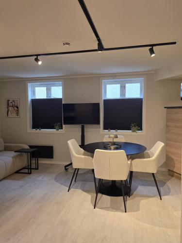 28 sqm studio apartment in the heart of Leirvik in Лаєрвік