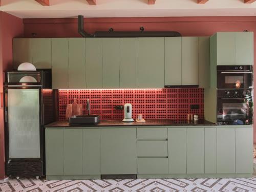 Ruby Hostel, Kutaisi - Private & Shared Rooms in Kutaiszi