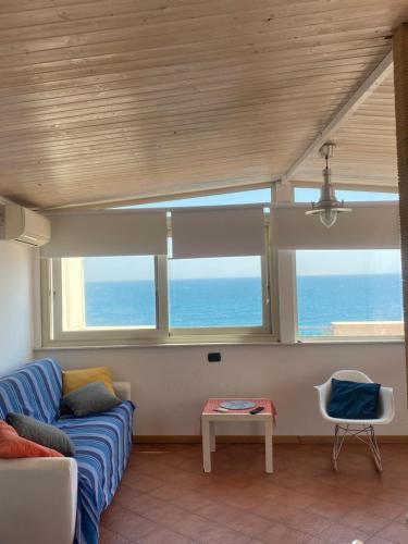 Appartamento con terrazzo sul mare Teocle