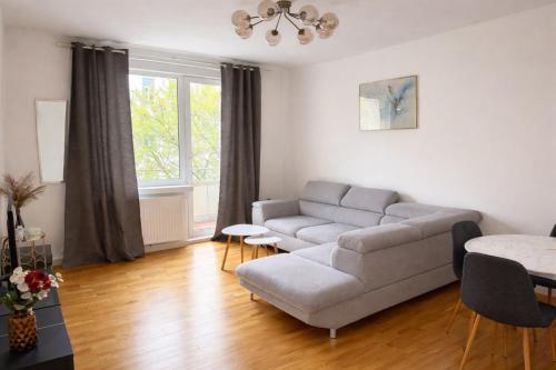 Schöne Wohnung mit Balkon in Wien, Österreich