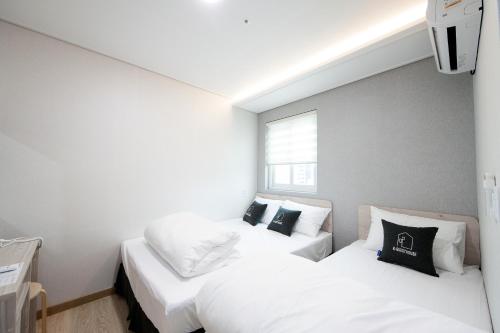 Triple Room image 7