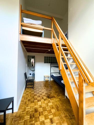 Youth Hostel van Gogh Room Type - Triple Room with Garden View