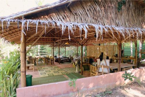 Banquet hall, INNERGY Retreat Bungalows Koh Phangan in Ko Pha-ngan