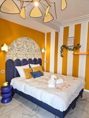 Ciao Bella Wellness Suite - Luxury Jacuzzi, Massage Table & AC in Central Nice