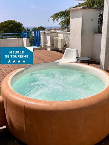 Apartment South terrace-Sea view -Jacuzzi- Beach - 4 guests