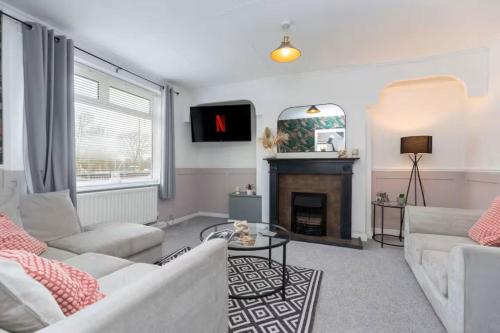 4 bedrooms, 5 beds