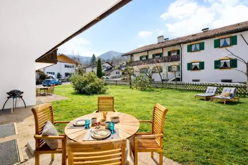 ruhige und neue Ferienwohnung am Berg in Bad Kohlgrub, Deutschland