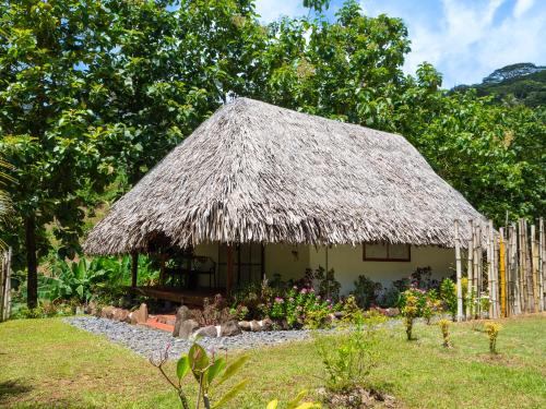 Fare Hau Lodge in 타하