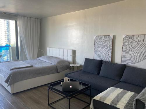 Amazing studio on the Beach – khách sạn tại Golden Beach