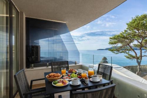 Montenegro Beachfront Oasis