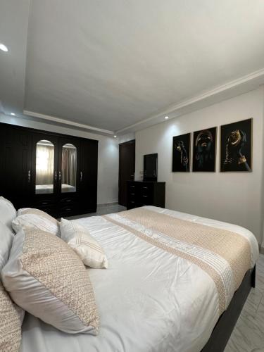 3 bedrooms, 5 beds