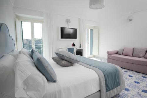 Guesthouse with Suites on the Amalfi Coast - Residence Villa Ruocco near Amalfi - 300sqm Open Terrace near Ravello - Breathtaking View 2