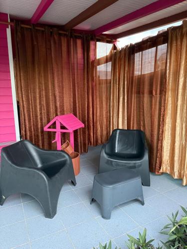 Spacious and quiet bungalow close to beaches in Sainte Rose
