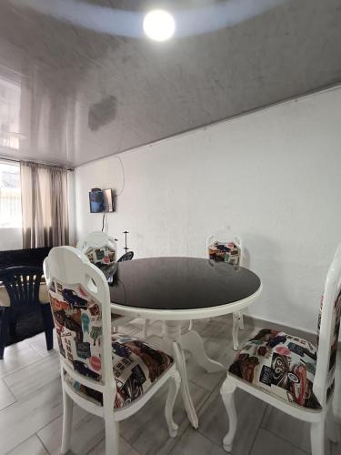 Aparta Suite Belmonte 2 Hab wifi patio TV