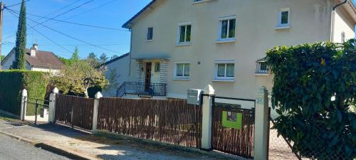 Maison Cosy avec Terrasse à Vallenay gîte à louer Marigny