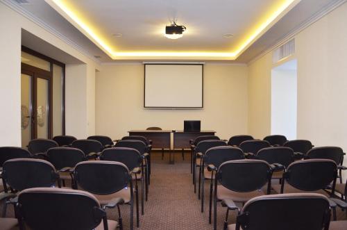 Premier Hotel Abri - image 3