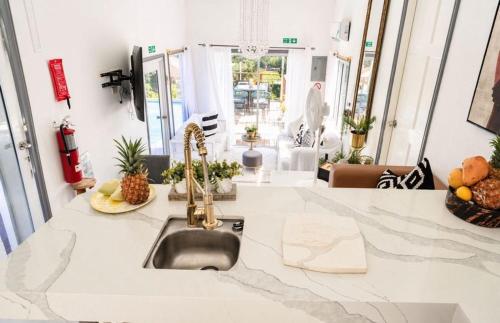 Beautiful 3 Bedroom Villa with Swimming Pool Treasure Beach in Treasure Beach