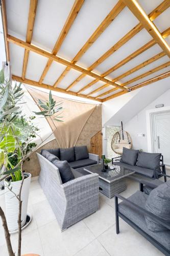 Yanna's Apartments 2