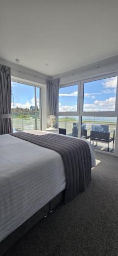 Oyster Inn Room Type - King Room with Balcony