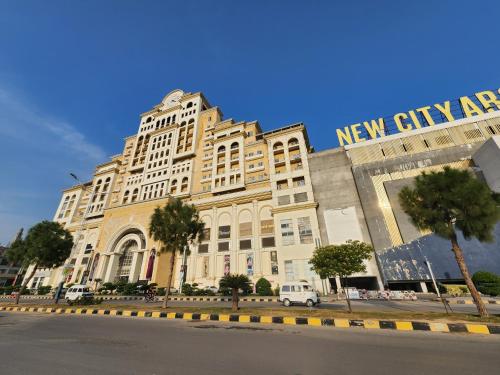 New City Arcade - image 9