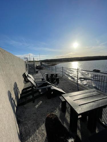 Two Bedroom Deluxe Sea View Guest Suite in Inis Mor