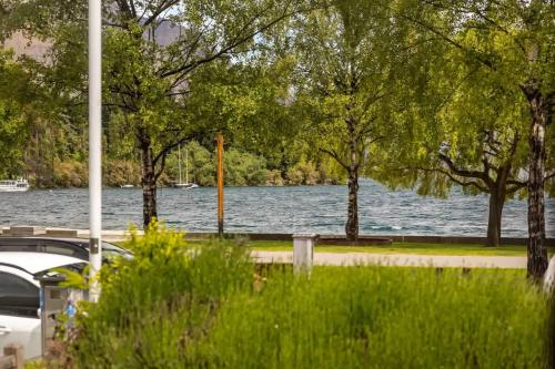 Glen Nevis 2- Queenstown Lakeshore Apt - image 7
