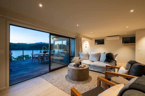 Lake Hayes Luxury Villa Views AC Fireplace - image 10