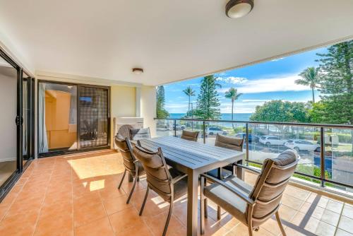 Coral Sands Apartment 201 - Moore Park Beach