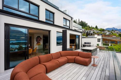 Solara House 3BR Hot Tub Fireplace BBQ & Sauna - main image