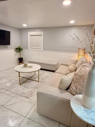 Cozy 2br Stay 15 Min to Downtown Chicago in Cicero