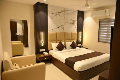 Hotel Abhilasha Premium in Dewas