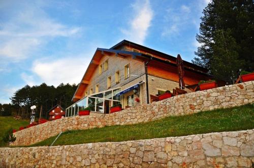 A szálláshely kívülről, Hotel Snjezna kuca - Nature Park of Bosnia Herzegovina in Potoci
