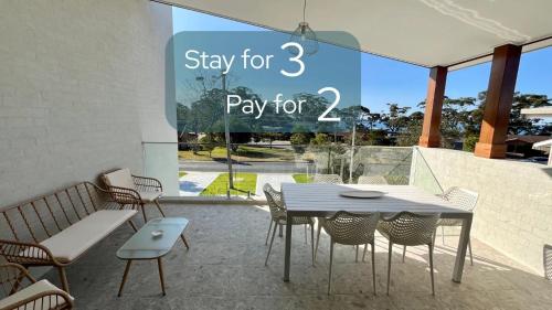 Jo Sea by Book Jervis Bay - Luxury in Vincentia with Ocean Views