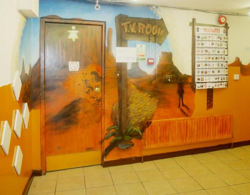 Kensal Green Backpackers 2 - image 6