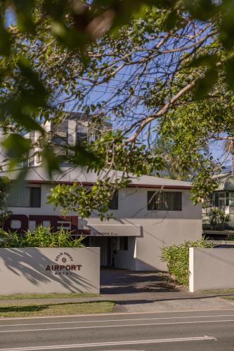 Gold Coast Airport Motel - Only 300 Meters To Airport Terminal in Bilinga