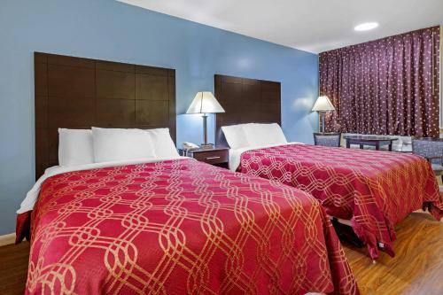 Econo Lodge Woodstock - Shenandoah Valley I-81 - image 29