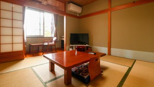 room detail thumbnail 0