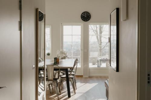 3 bedrooms, 6 beds