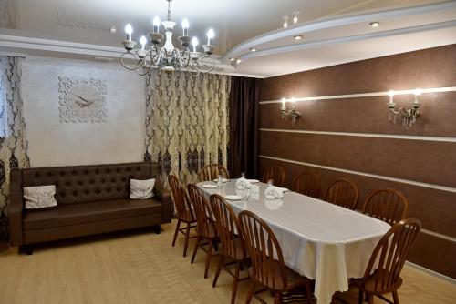 Dotări, Hotel Gloria in Kostanay