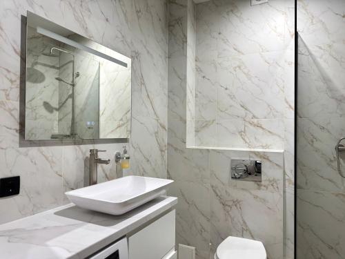 1bd Apartment in Sanville Park, Sviatopetrivske - 2 floor 417 in Sviatopetrivske