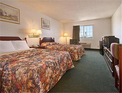 Super 8 By Wyndham Neosho Photo 6