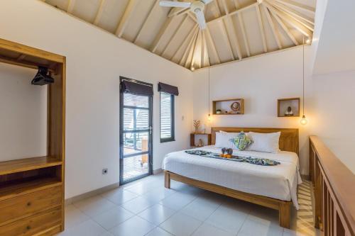 Cozy Loft Escape • AC Living • Sunny Terrace - image 5