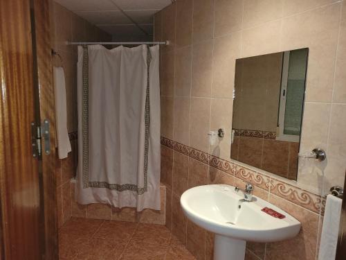 . Hostal La Perla