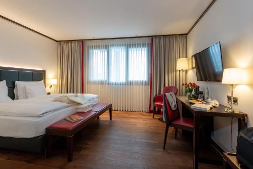 room detail thumbnail 2